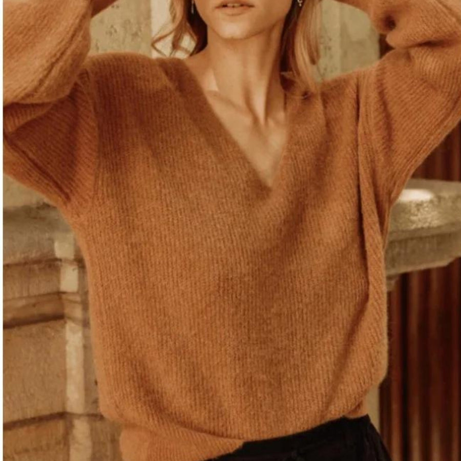 La Petit Etoile Malaly V-Neck Sweater in Caramel